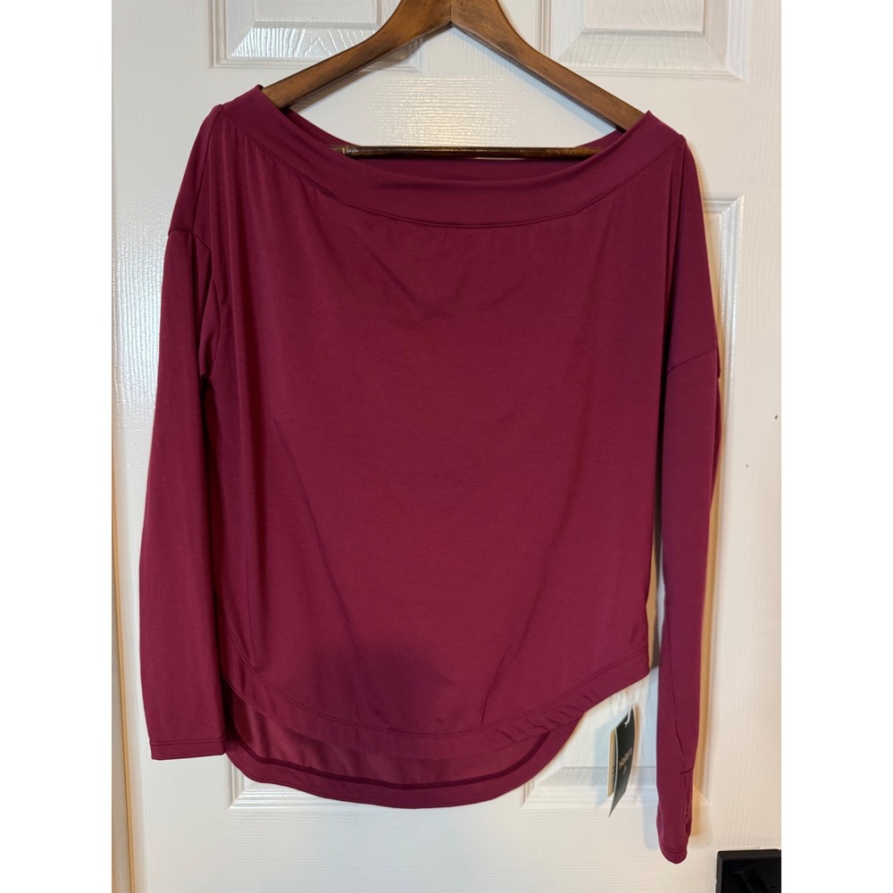 Halara Long Sleeve Built-in Bra Top Burgundy Thumbhole Curved Hem XS NWT - Picture 3 of 10